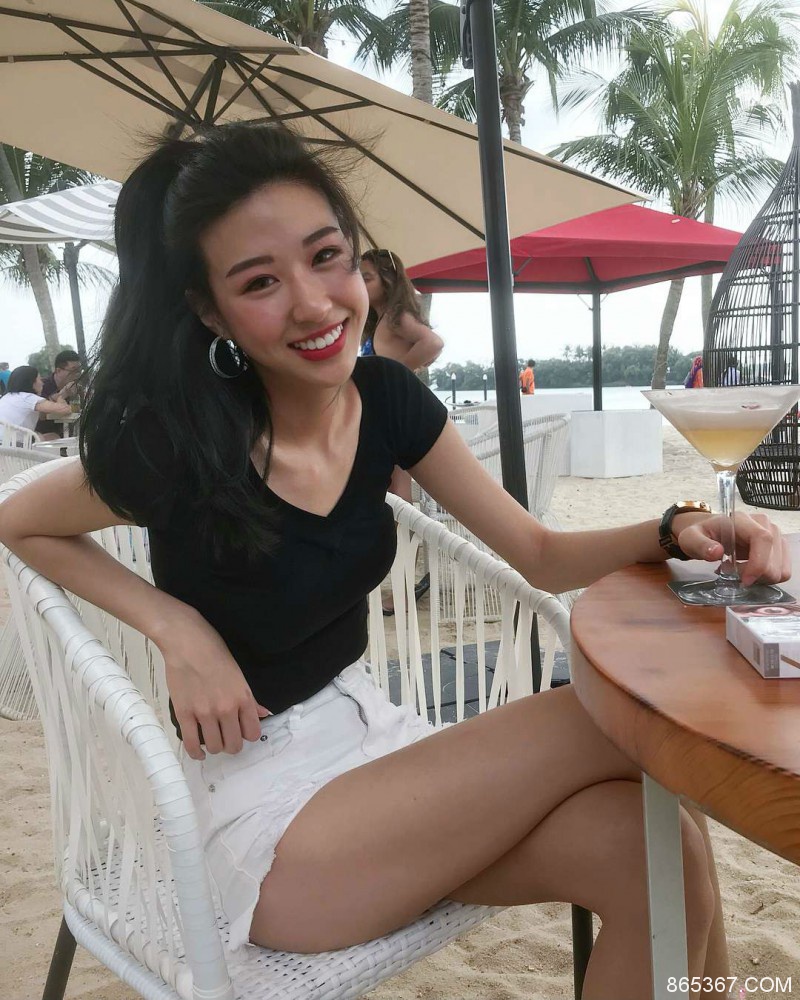 新加坡正妹Gabriella Choo 热裤美女秀性感大长腿