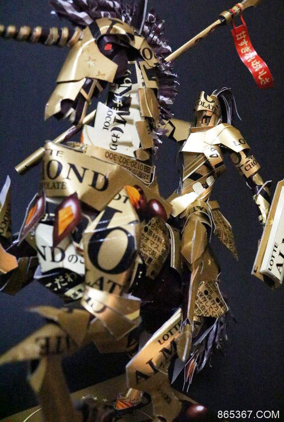 纸模型达人制作巧克力黄金骑士 用巧克力包装盒制作骑士帅气
