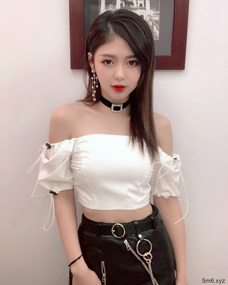 越南女团LIME主唱Liz Kim c&#432;&#417;ng 高颜值越南正妹吸粉30多万